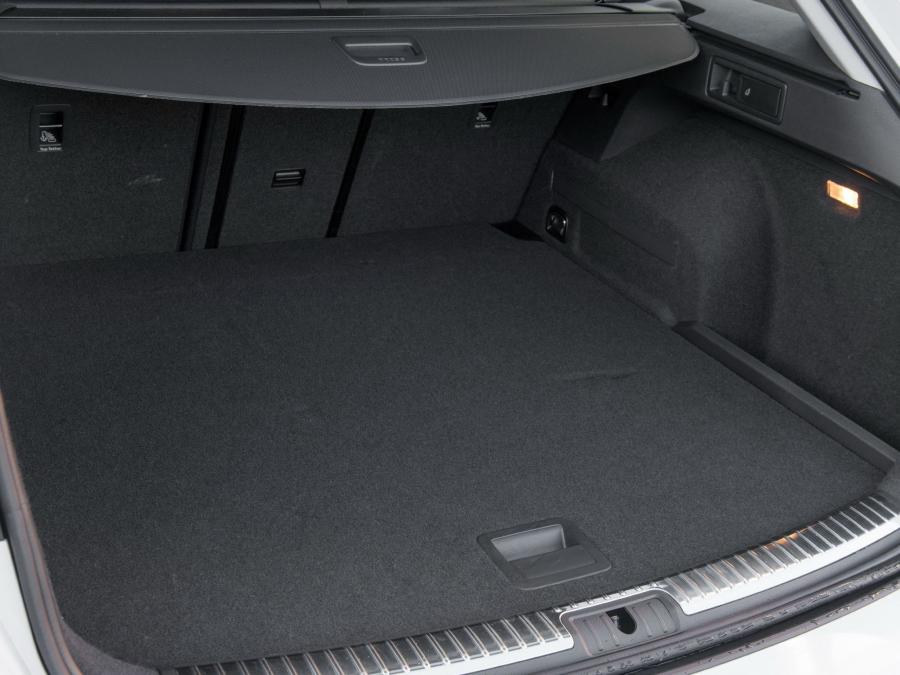  Seat Leon ST 2014 года  (UK) (фото 10 из 10)